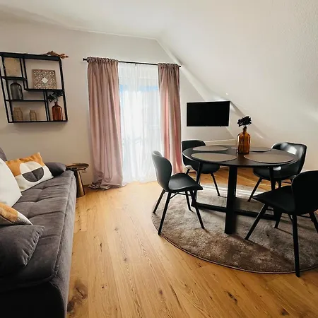 2 An Der Historischen Bahnlinie *